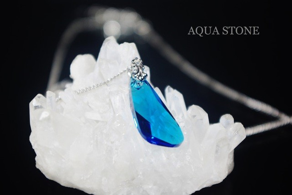 SWAROVSKI ネックレス / カプリブルー 1枚目の画像