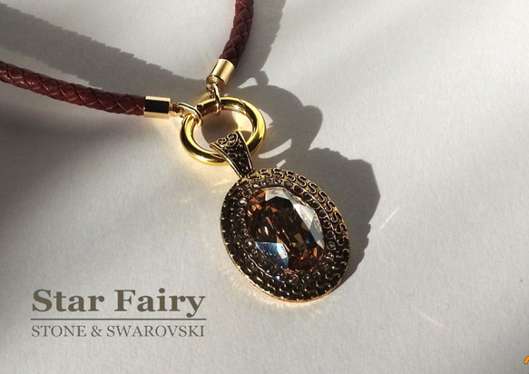 ☆ 新作 ☆ 一点物 25mm×18mm SWAROVSKI ゴールデンシャドー 四つ編みレッドブラウン本革チョーカー 1枚目の画像