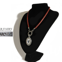 ☆ 新作 ☆ 25mm×18mm SWAROVSKI クリスタル 四つ編みレッドブラウン本革チョーカー 4枚目の画像