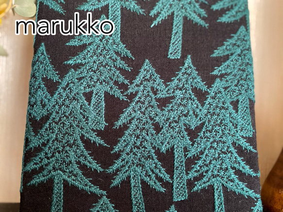 刺繍パネル　北欧の木々　ファブリックパネル 10枚目の画像