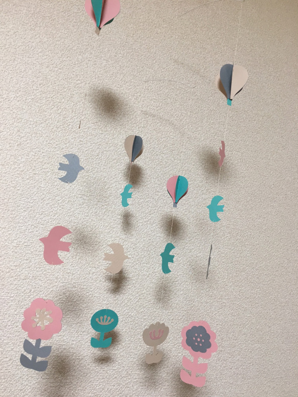 花と鳥と気球のモビール(PK) 2枚目の画像