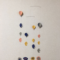 花と鳥と気球のモビール(OR) 2枚目の画像