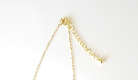 Simple petit gold cube necklace 2枚目の画像