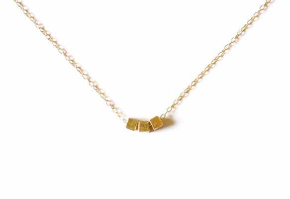 Simple petit gold cube necklace 1枚目の画像