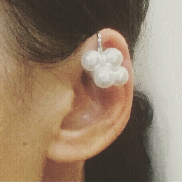 flower pearl earcuff 1枚目の画像