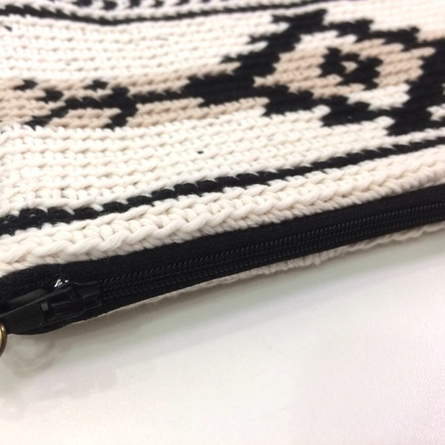 送料無料＊オルテガ柄 ネイティブ柄のポーチ クラッチ タッセル付き