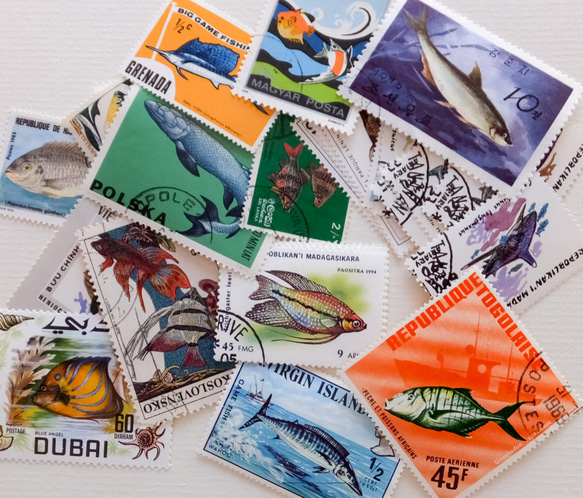 魚の切手　60枚　外国切手　 1枚目の画像