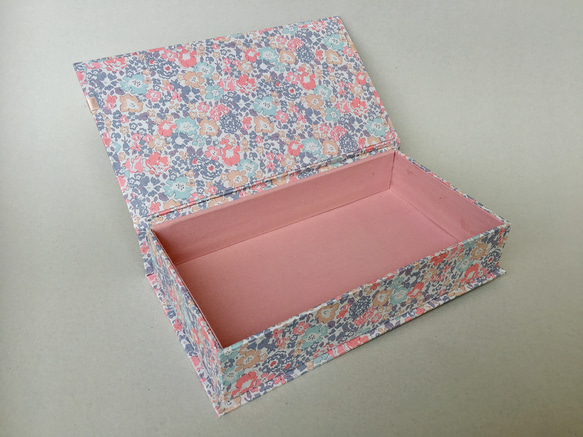 リバティプリントのブック型BOX（dusty pink） 4枚目の画像