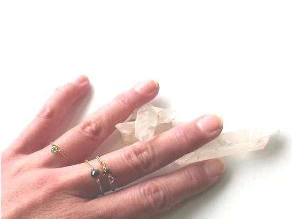 ブラックダイヤモンド１４ＫＧＦチェーンの指輪＋天然水晶原石 5枚目の画像