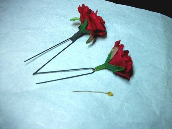 *赤薔薇&リーフ＊の髪飾り 6枚目の画像