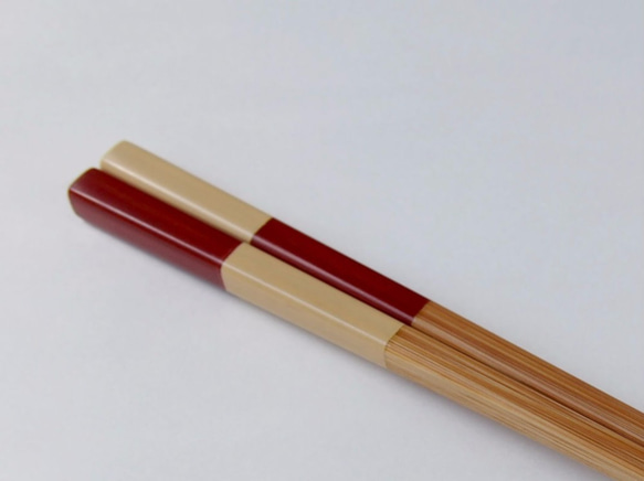 竹・自然塗料箸　05-22-VA  茜（あかね） 1枚目の画像