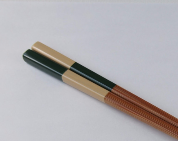 竹・自然塗料箸　05-22-VA  深緑（ふかみどり）　 1枚目の画像