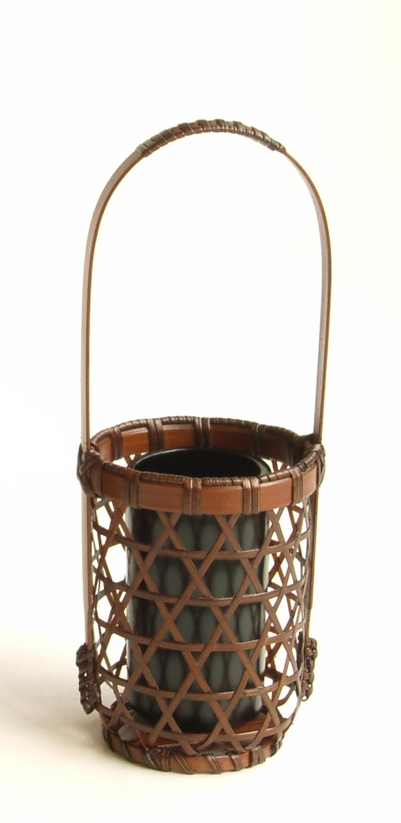 ミニチュア花籠　ムツメ（竹製花器・一輪挿し） 1枚目の画像