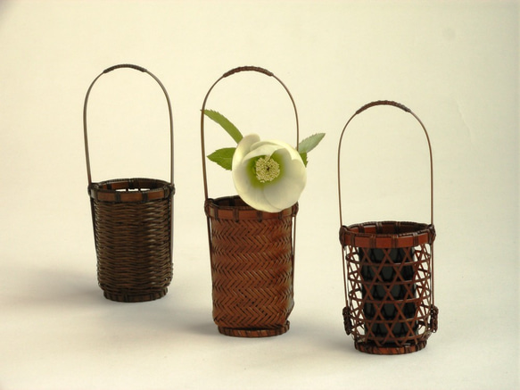 ミニチュア花籠　ムツメ（竹製花器・一輪挿し） 2枚目の画像