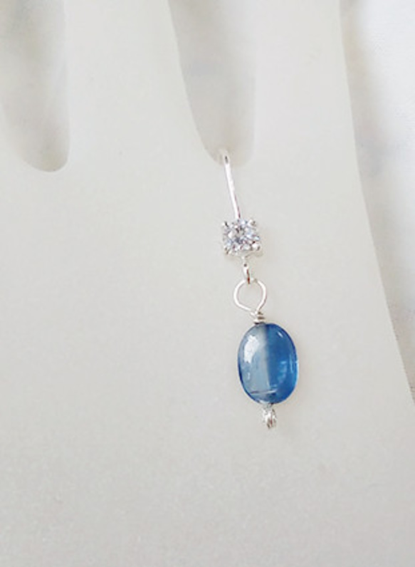 天然石／Silver925／青いカイヤナイトときらめきジルコニアのピアス☆（受注生産） 3枚目の画像