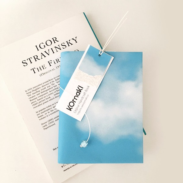 ぽんぽん青空ブックカバー BLUE SKY /文庫本/新書判/四六判/B6判/A5判/ 2枚目の画像