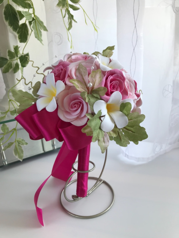 ピンクのバラとプルメリアのブーケ 4枚目の画像