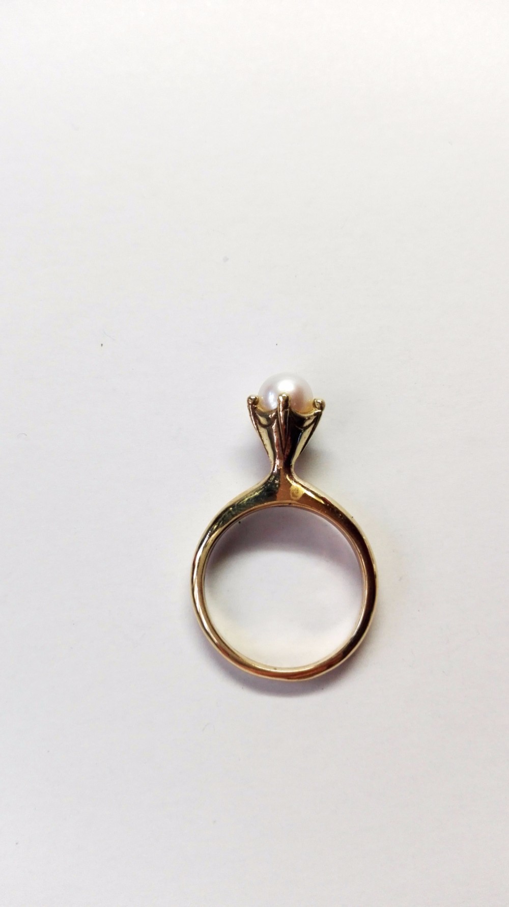 Stand Pearl Ring  White Brass