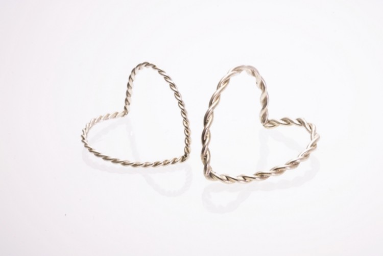 bzol heart twist ring bold line