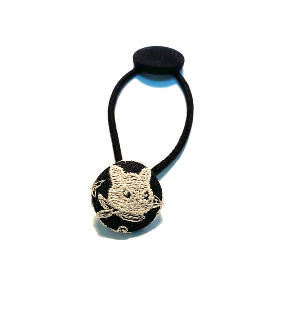 ノラ猫　クロッチ ❤︎ くるみボタン　ヘアゴム 2枚目の画像