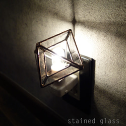 【☆鉱石ランプ☆　スクエア】フットランプ　コンセントランプ　おやすみランプ　昭和アンティークガラス使用 3枚目の画像