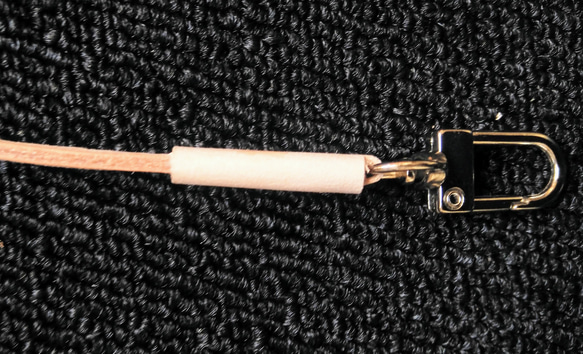革製　ネックストラップ　3mm幅　ドイツヌメ革平紐 4枚目の画像