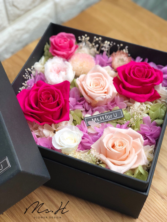 Ms.H flower design 嬌豔欲滴繽紛色彩不凋永生花禮盒 第1張的照片