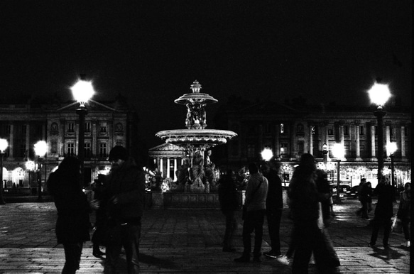 Mon Paris  月光を浴びる モノクロ 写真　銀塩写真 フィルム 黑白攝影 底片  12x16 第1張的照片