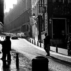 5:25p.m. in Belgium 布魯日的街角 黑白攝影作品 モノクロ 写真　銀塩写真 フィルム 12x16 第1張的照片
