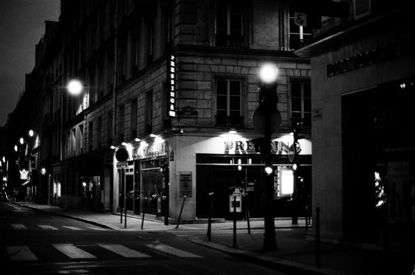 Paris Night N01032017    モノクロ 写真　銀塩写真 フィルム 12x16 1枚目の画像