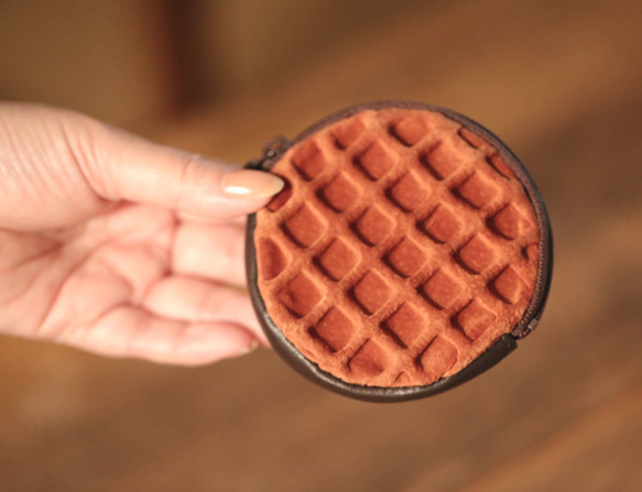 革のワッフルコインケース 2枚目の画像