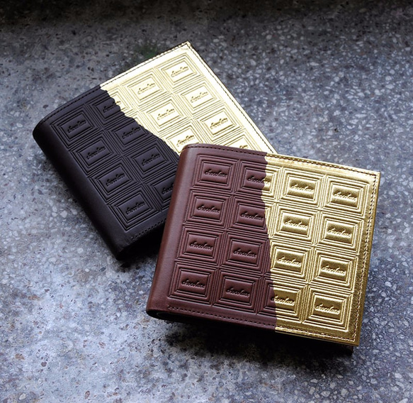 【Y様お取り置き品】革のチョコレート・二つ折り財布スイート（金の包み紙） 1枚目の画像
