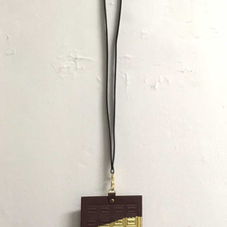 革紐付き　革のチョコ・カードホルダー　スイート（金の包み紙）ストラップ付き 5枚目の画像