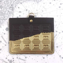 革紐なし　革のビターチョコ・カードホルダー（金の包み紙） 1枚目の画像