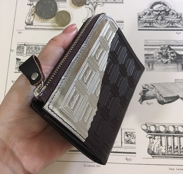 革のビターチョコ・ファスナーミニ財布（銀の包み紙 2枚目の画像