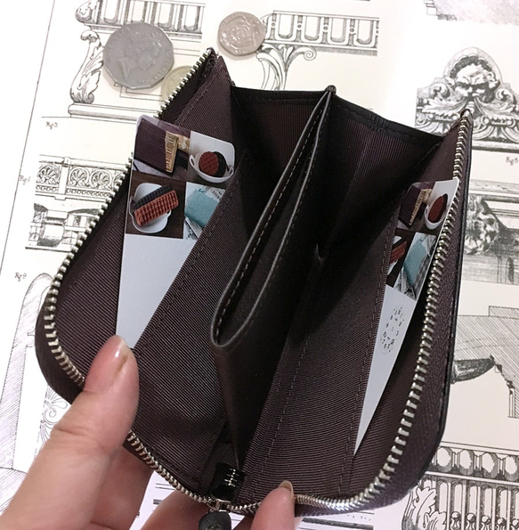 革のビターチョコ・ファスナーミニ財布（銀の包み紙 3枚目の画像