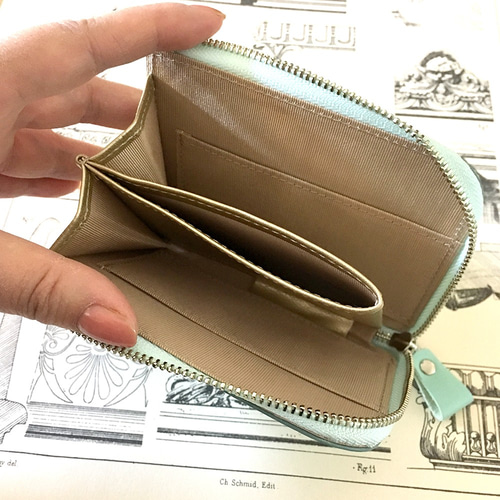 革のミントチョコ・ファスナーミニ財布（銀の包み紙） その他ミニ財布