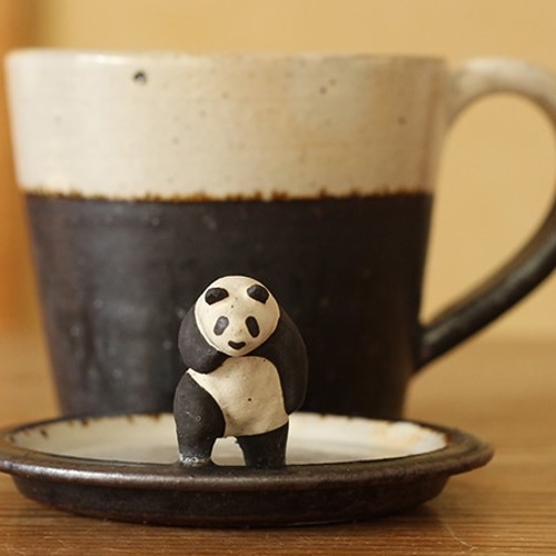 受注制作 物思いにふける パンダ蓋付マグカップ マグカップ 山口