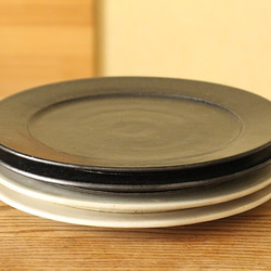 黒マット リム皿 - 7寸 4枚目の画像