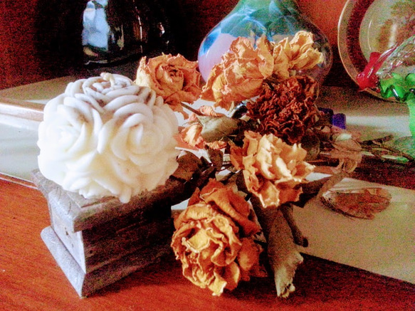 【Miss Jo工藝香氛蠟燭 】植物蜜蠟玫瑰花 ♦浪漫情人花海度假燭瑰 第1張的照片