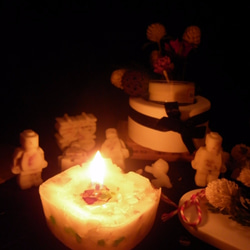 【Miss Jo工藝香氛蠟燭】花透琉璃玫瑰花心聖誕款蠟燭 &香氛杏子小蒼蘭 第8張的照片