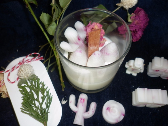 【Miss Jo工藝香氛蠟燭】玫瑰與草莓蛋糕塔No.11杏子小蒼蘭 第2張的照片