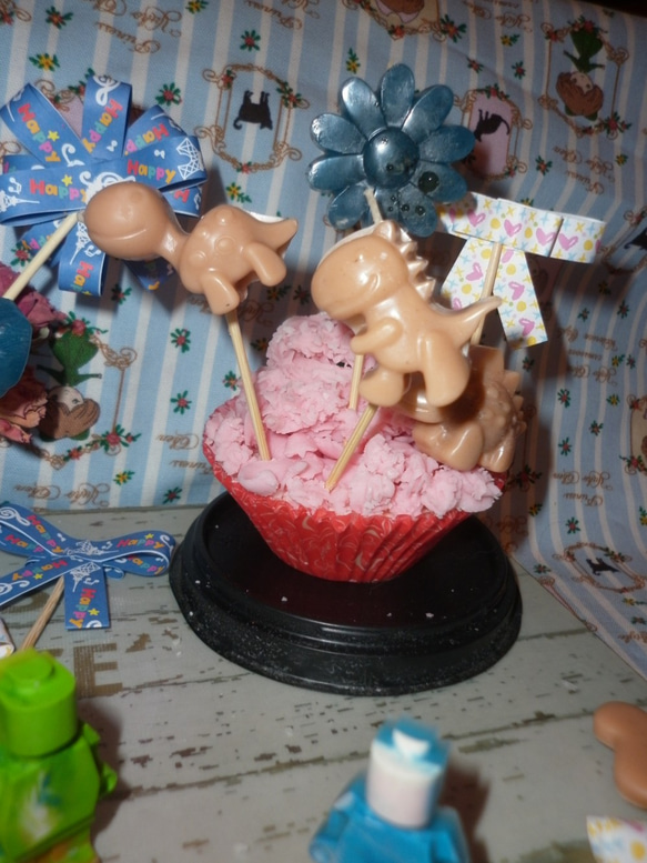 [ミス・ジョークラフト香りのキャンドル]赤ちゃん赤ちゃん恐竜の誕生日パーティーマカロンカラーハッピーバースデー 2枚目の画像