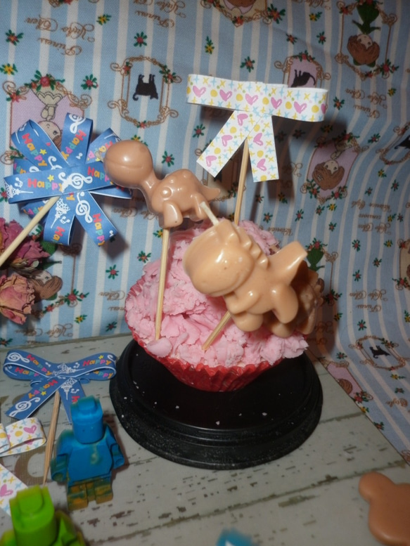 [ミス・ジョークラフト香りのキャンドル]赤ちゃん赤ちゃん恐竜の誕生日パーティーマカロンカラーハッピーバースデー 7枚目の画像