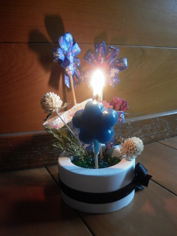【Miss Jo 工藝香氛蠟燭】多瓣花朵3.5x3.5 (cm)棒棒糖系列生日派對馬卡龍色Happy Birthday 第3張的照片