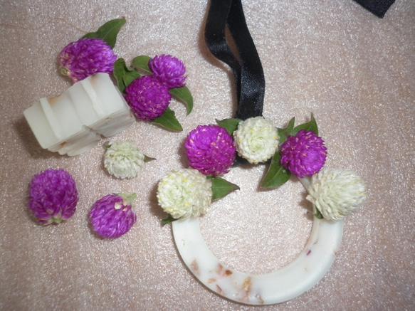 ミニエバーグリーン永遠の愛の花シーワックスの花輪 3枚目の画像