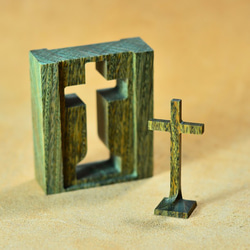 Carved Life系列 / Cross十字架辦公擺飾-綠檀木 第3張的照片