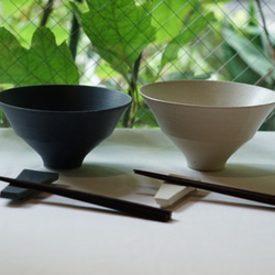 【Creema限定セット販売】【夫婦茶碗＋箸置き】白墨&鏡水 茶碗 13cm 3枚目の画像