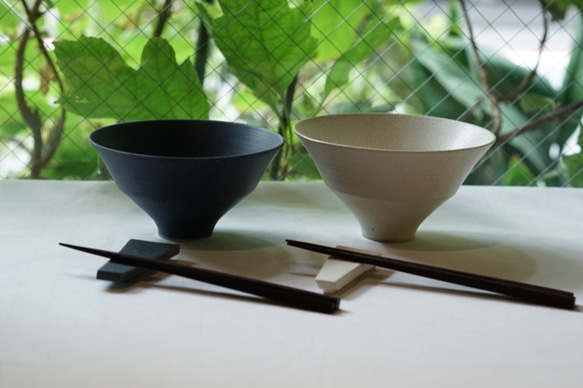 【Creema限定セット販売】【夫婦茶碗＋箸置き】白墨&鏡水 茶碗 13cm 3枚目の画像