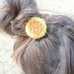 花の髪飾り　ひまわり　ヘアゴム 3枚目の画像